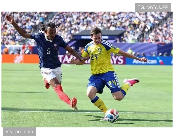 世界杯32强赛法国完胜瑞典:三球大胜锁定晋级席位 世界杯32强赛法国完胜瑞典:三球大胜锁定晋级席位